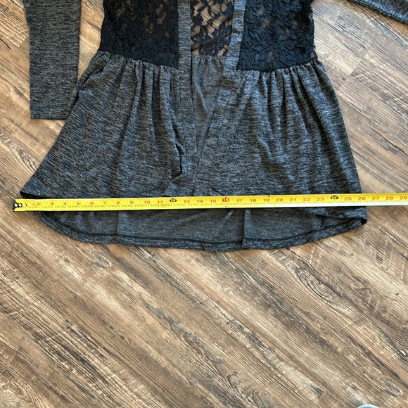 NWOT Paper & Tee pretty black lace back open front lightweight cardigan - Picture 8 of 11